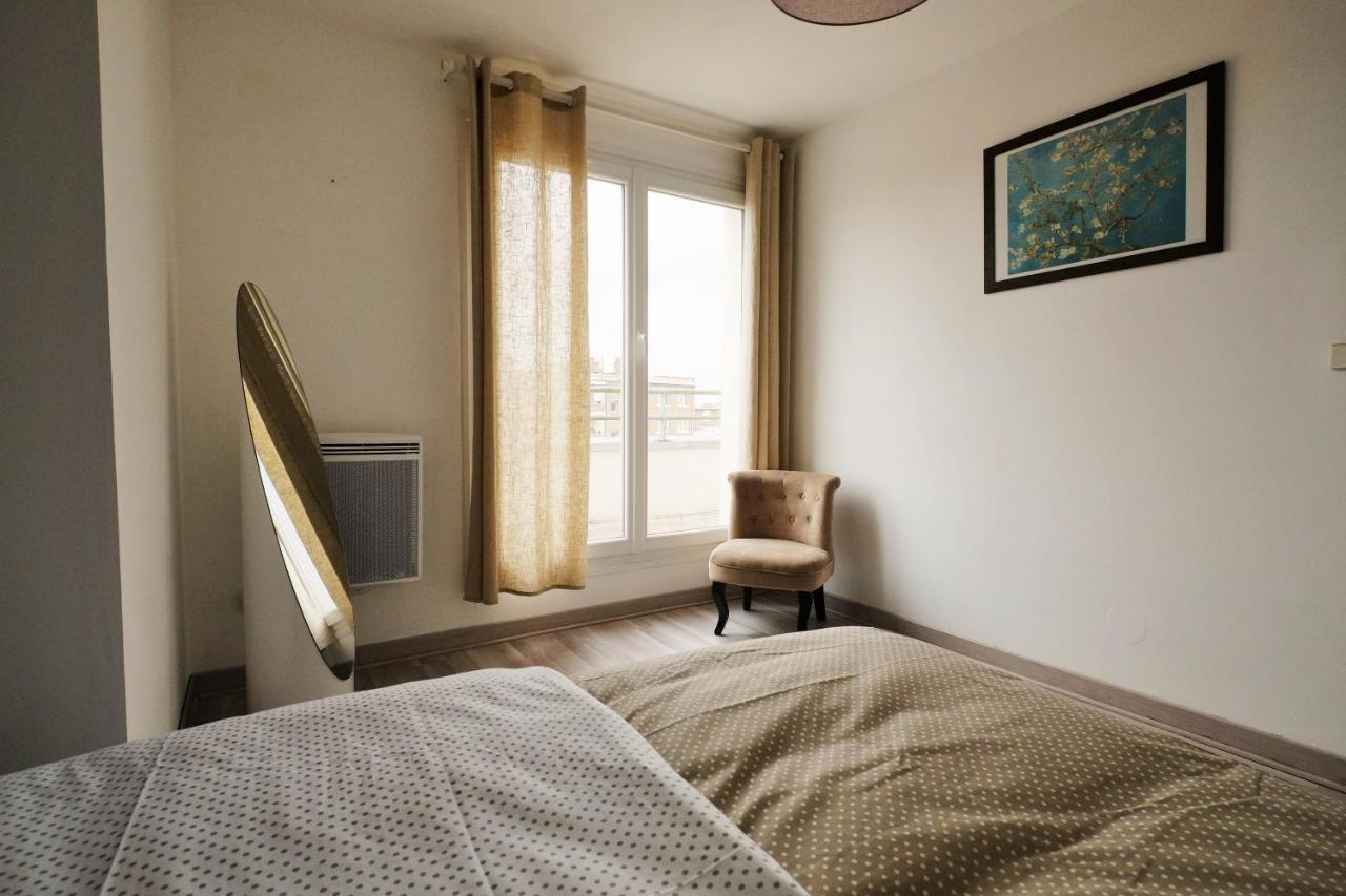 70 M2 Avec Balcons Et Parking Apartment Lille Bagian luar foto